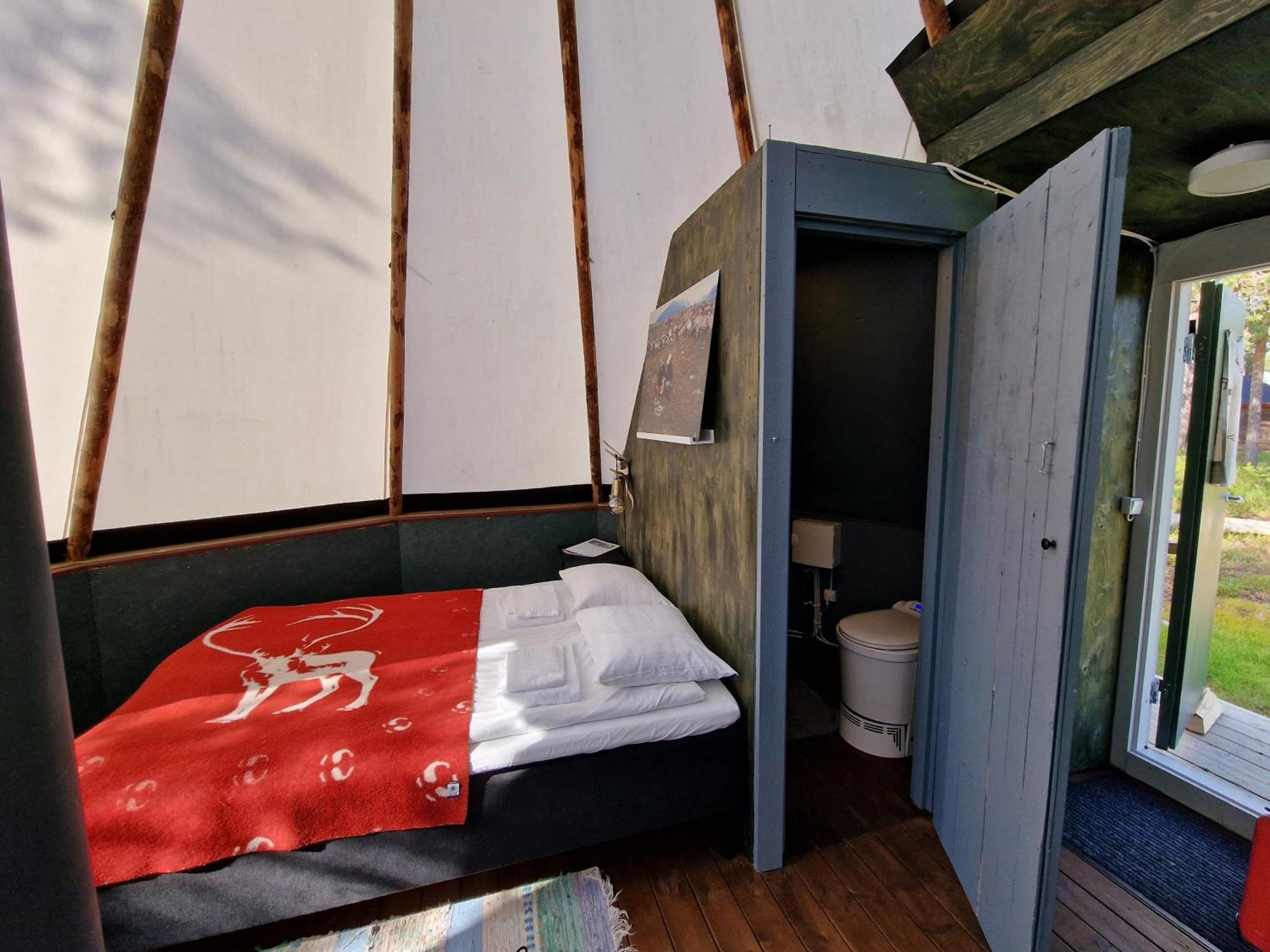 Reindeer Lodge Jukkasjärvi 外观 照片