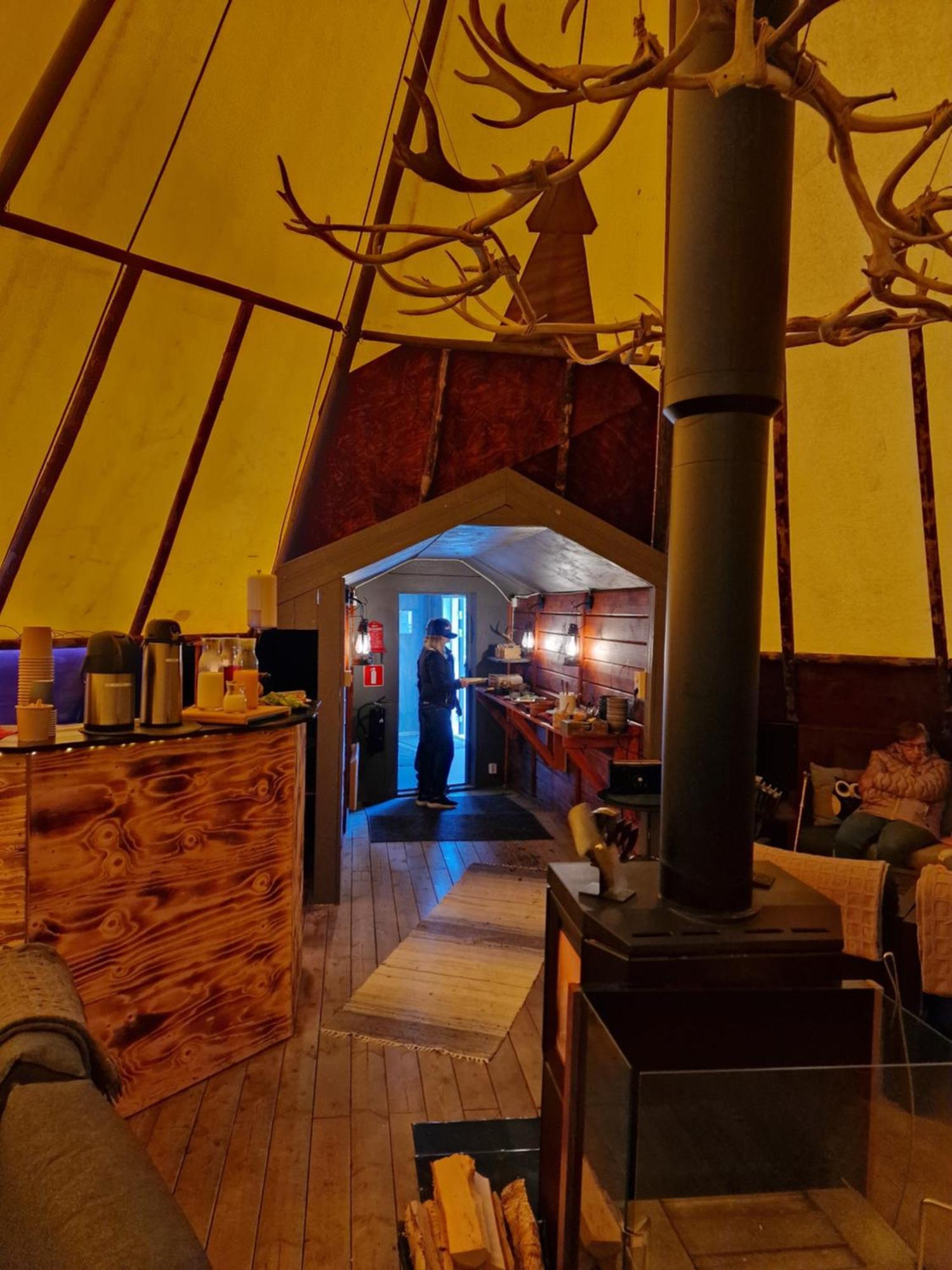 Reindeer Lodge Jukkasjärvi 外观 照片